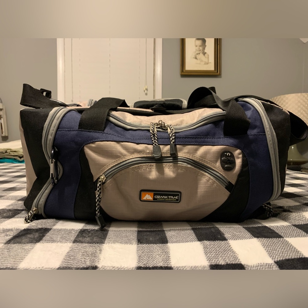 OZARK TRAIL DUFFLE BAG